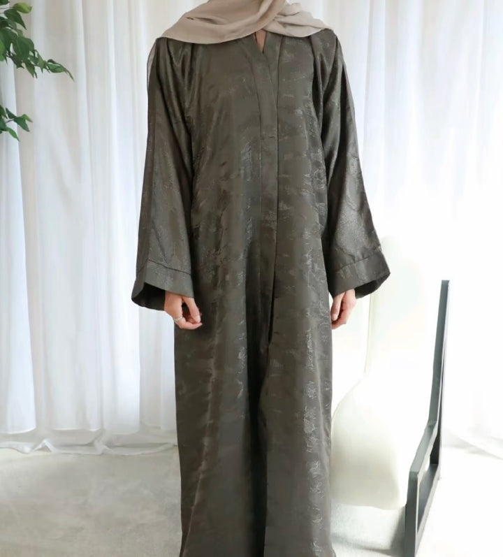 Metallic open abaya